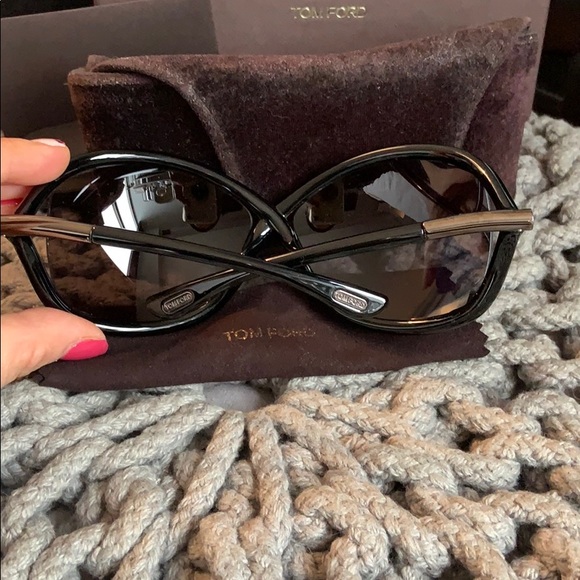 Tom Ford sunglasses comes in box - Picture 7 of 7